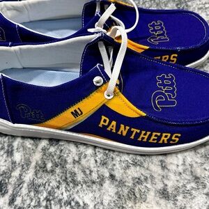 NWOT Hey Dude Wally Collegiate Collection Pittsburgh Panthers. M8/W10.
